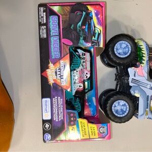 Monster Jam Grave Digger Toy Truck - Black and Green